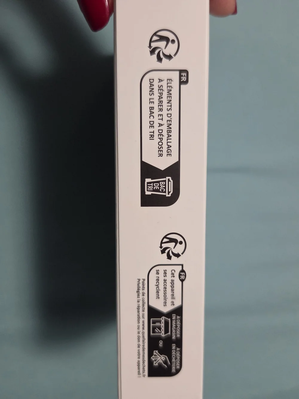 Amazon Magnetic Wireless Charger - White